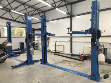 Подъемник двухстоечный г/п 4,5т. Great Wolf GW-E4500 380