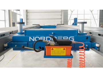 Траверса пневмогидравлическая 3.2 т для подъемника 4465B Nordberg N433BA